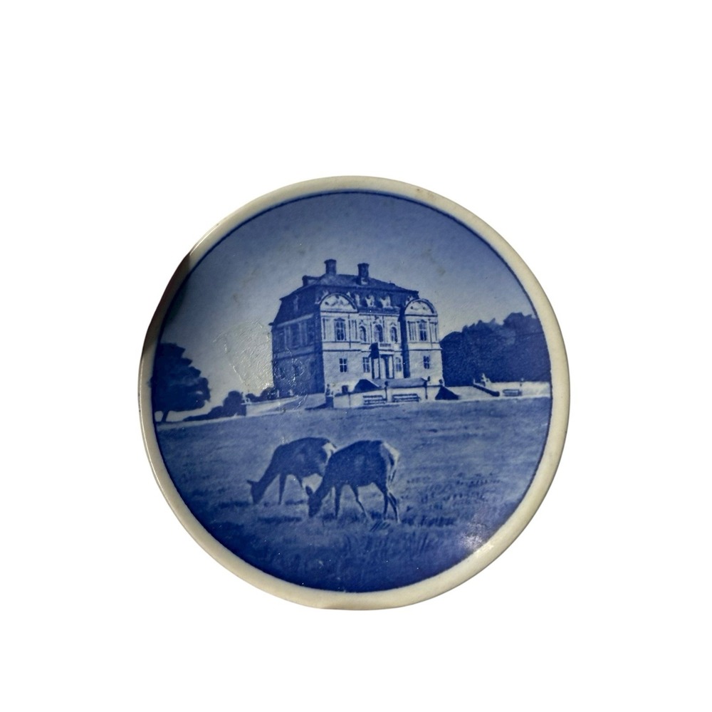 Royal Copenhagen 2010 Eremitage-Slottet Miniature Plate Blue White Denmark 3.25"